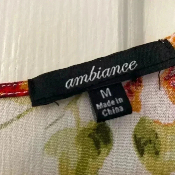 Ambiance Rayon Floral Wrap Crop Top Size M‎ - Picture 2 of 6